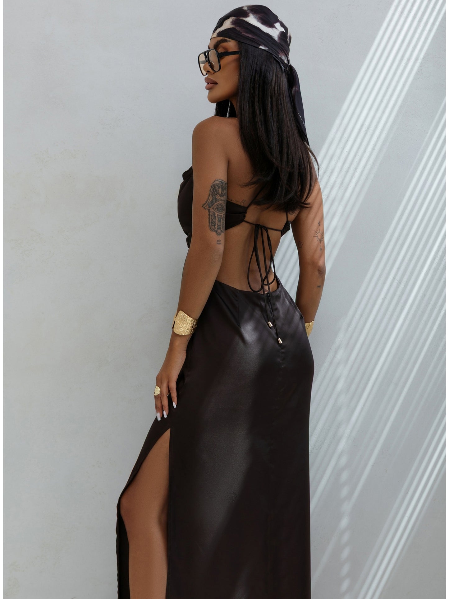 MAXI DRESS WITH CUTOUT BACK OBSIDIAN BROWN